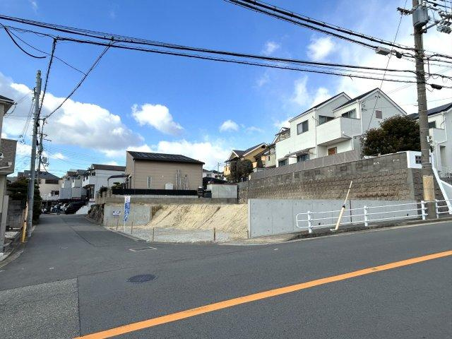 神戸市垂水区南多聞台　土地の前面道路含む現地写真