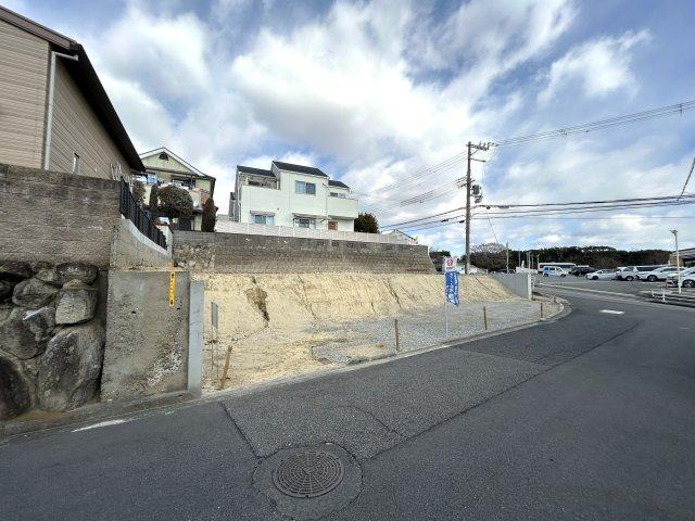 神戸市垂水区南多聞台　土地の前面道路含む現地写真
