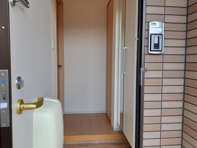 【玄関】 | ヴァルム・レーベン緑町Ｂ | シューズボックスあり