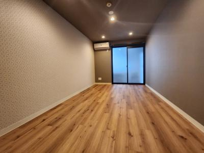 クレア・ラ・クーオの居間・リビング|洋室