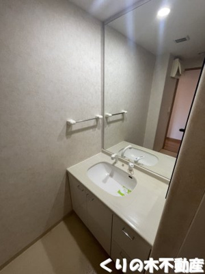 【洗面所】 | サーパス北日吉 | 明るい洗面所です