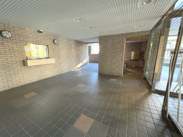 メイツ戸田公園のエントランス