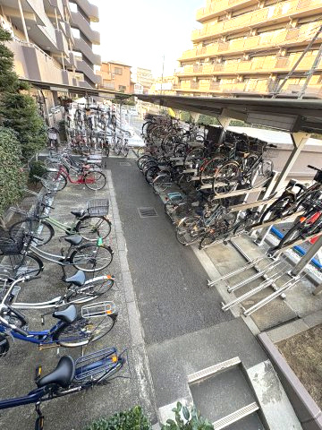 メイツ戸田公園の駐輪場