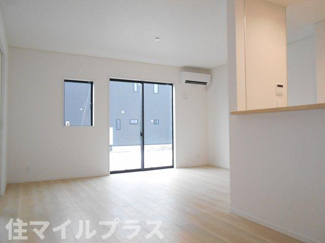 【居間・リビング】 | 会津若松市南千石町新築一戸建て3棟 | ゆったりとしたリビングです