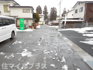 【前面道路含む現地写真】 | 会津若松市南千石町新築一戸建て3棟 | 前面道路含む現地写真です