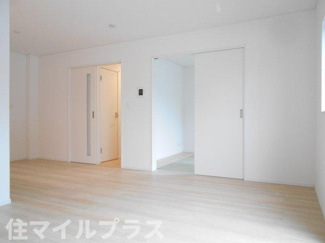 【居間・リビング】 | 会津若松市南千石町新築一戸建て3棟 | こちらの居間で趣味の時間をお楽しみください