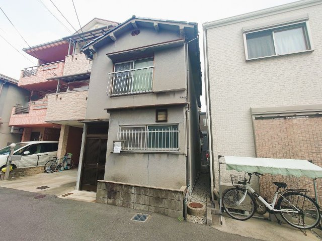 近江堂1丁目　売り土地（古家付き）の外観