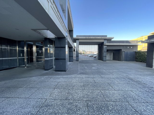 今の時代にふさわしきマンションはココ！太陽光売電、蓄電池も備えた駐車場確保の『レーベンリヴァーレ横濱鶴ケ峰ヒルズ』リノベーション！ペットも飼えるよ♪の外観|きれいな外観です