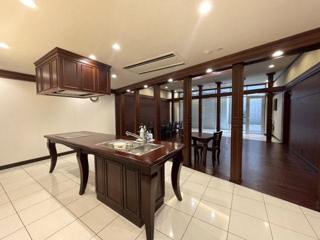 今の時代にふさわしきマンションはココ！太陽光売電、蓄電池も備えた駐車場確保の『レーベンリヴァーレ横濱鶴ケ峰ヒルズ』リノベーション！ペットも飼えるよ♪のその他共用部分|キッチンスタジオです。