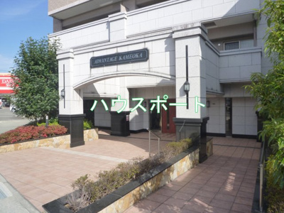 【エントランス】 | アドバンテージ亀岡 | スーパーマツモト大井店まで徒歩2分