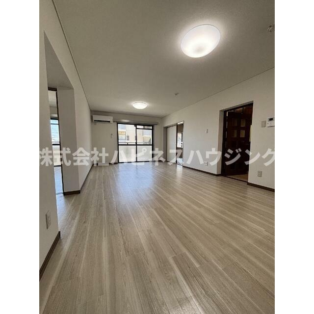 柏市東中新宿１丁目の賃貸マンションの居間・リビング