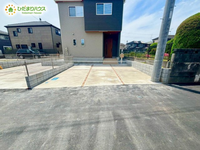 野田市第1桜台　新築戸建　1号棟の駐車場|ご家族でお車に乗る方に！駐車場2台分あります！					
