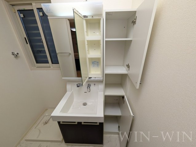 Grace Moatの独立洗面台