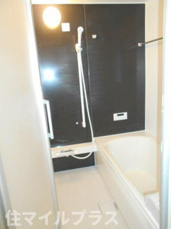 【浴室】 | 会津若松市南千石町新築一戸建て3棟 | コンパクトで使いやすいお風呂です