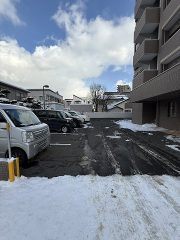 ステイツ南20条の駐車場