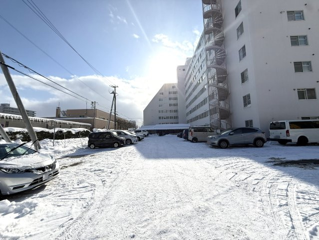 グリーンコーポ豊平の駐車場