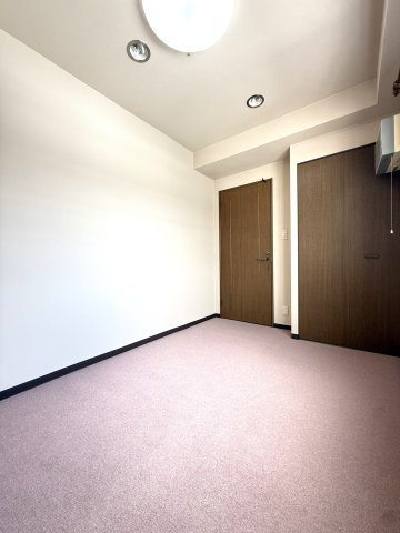 リラハイツ平岸の洋室