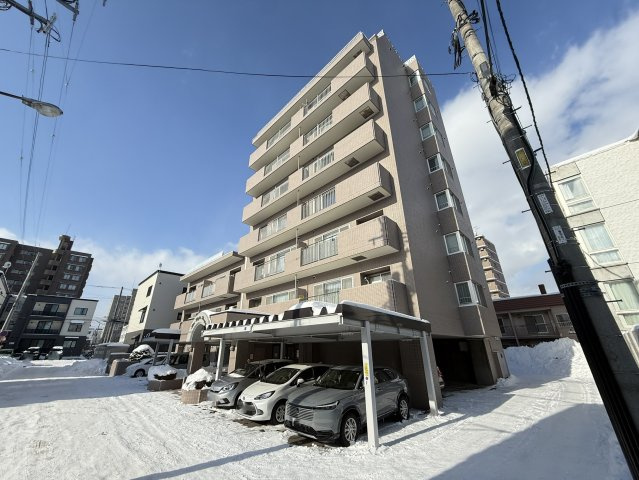 リラハイツ平岸の外観