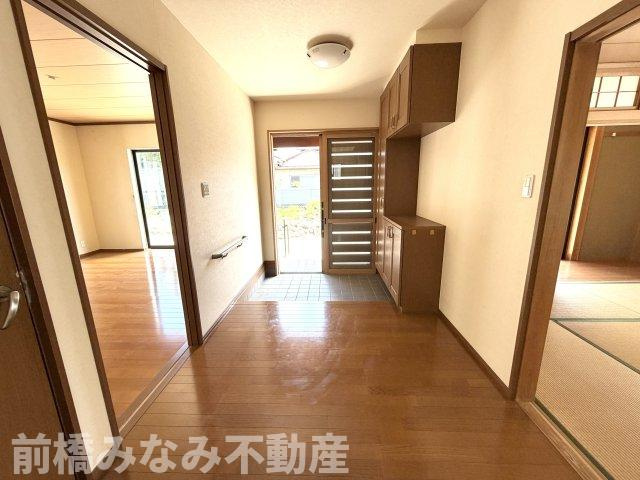 【中古平屋】前橋市昭和町　２LDK＋Sの玄関|ゆったりとした玄関です