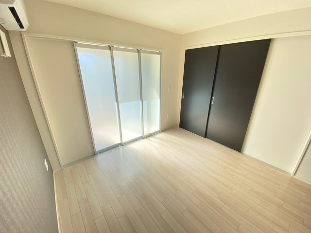 【居間・リビング】 | ※同タイプの写真となります。