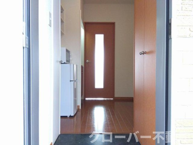 レオパレスドリーム坂出の玄関