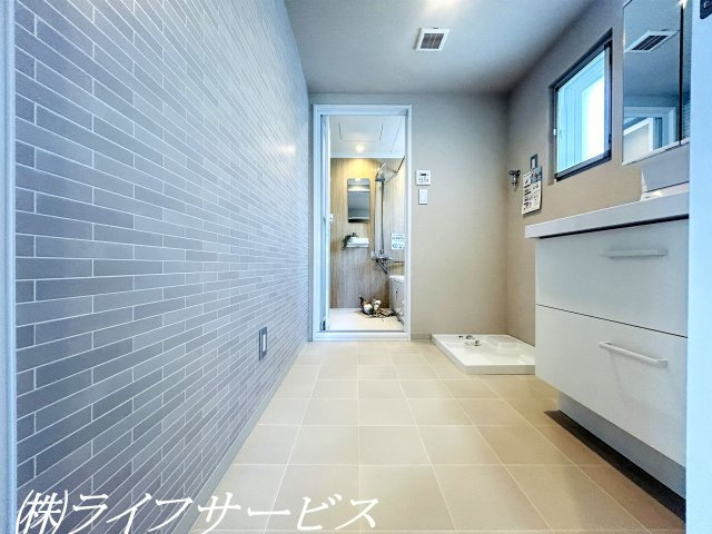 【洗面所】 | 野中北パークマンション | 洗面室／換気や湿気対策にうれしい窓あり！