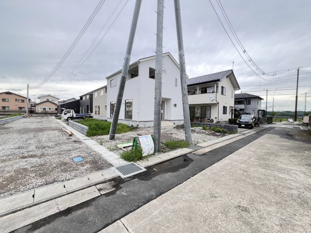 新築　高崎市吉井町下長根第３　クレイドルガーデン　1号棟の前面道路含む現地写真|東側接道幅員約4.5ｍ