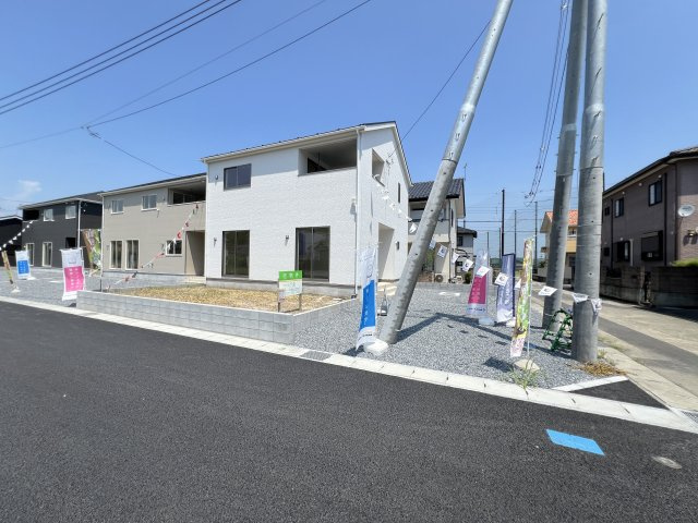 新築　高崎市吉井町下長根第３　クレイドルガーデン　1号棟の前面道路含む現地写真|東側接道幅員約4.5ｍ