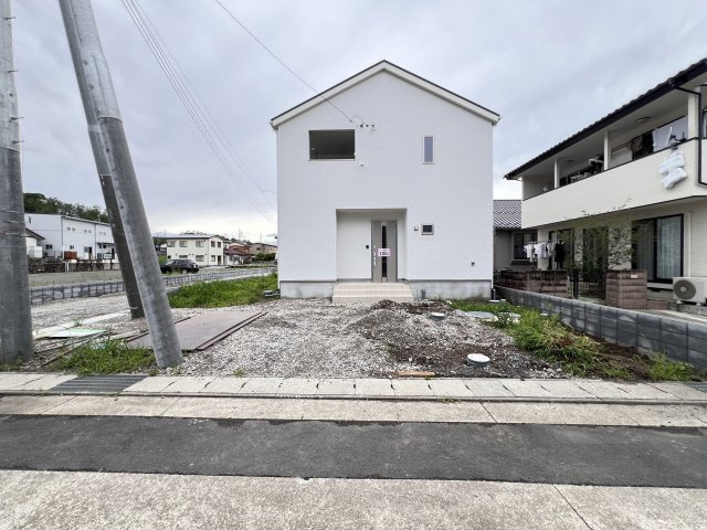 新築　高崎市吉井町下長根第３　クレイドルガーデン　1号棟の駐車場|　駐車スペースは並列2台分可能です！
