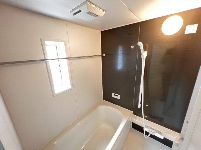 新築　高崎市吉井町下長根第３　クレイドルガーデン　2号棟の浴室|　乾燥・暖房・涼風と充実の内容！お風呂に入る前に暖房をつけておけば、寒い嫌な思いはしません。									

