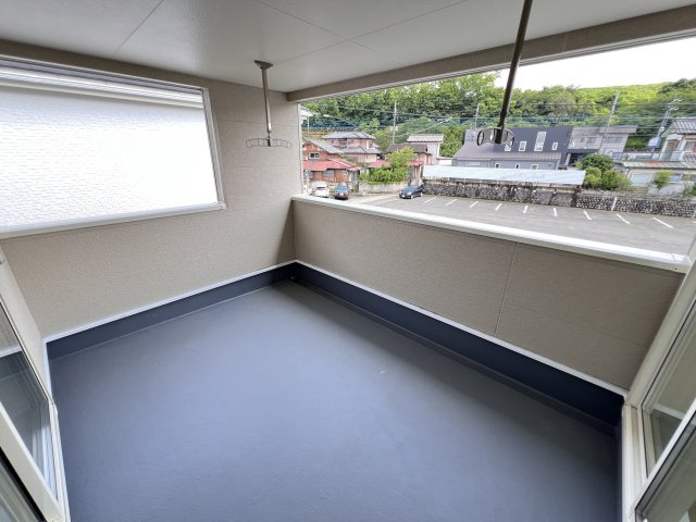 新築　高崎市吉井町下長根第３　クレイドルガーデン　2号棟のバルコニー|　日当たりの良いバルコニーはお洗濯物もよく乾きそうです◎
　