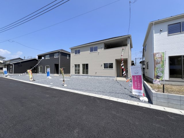 新築　高崎市吉井町下長根第３　クレイドルガーデン　2号棟の前面道路含む現地写真|東側接道幅員約4.5ｍ