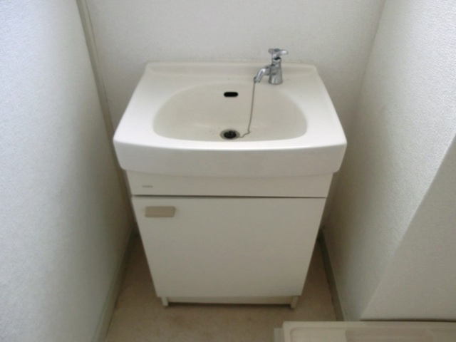 坂田ビルの洗面所|独立洗面台です(*^^)v