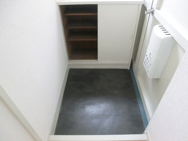 坂田ビルの玄関|玄関スペース♪下駄箱も付いています！