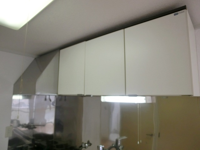 坂田ビルの収納|キッチン上部の便利な収納スペース(*^^)v