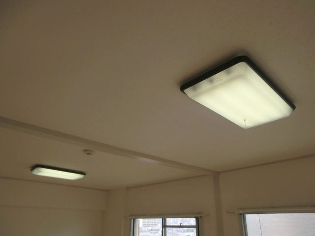 坂田ビルの設備|全部屋照明付きなので、初期費用が減りますね！