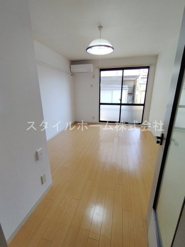 フレグランス花泉の居間・リビング