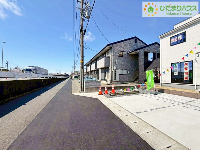 いわき市泉町滝尻第2　新築戸建　１号棟の前面道路含む現地写真|近隣に商業施設多数あり(^^)/