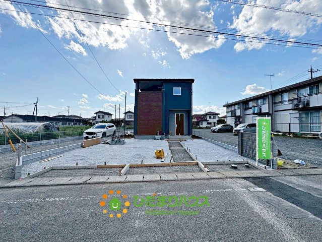 古河大山第3　新築一戸建て　02　リーブルガーデンの駐車場