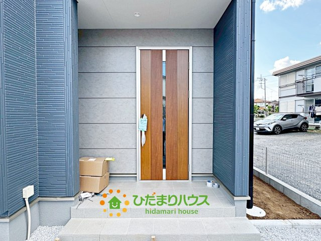 古河大山第3　新築一戸建て　02　リーブルガーデンの玄関