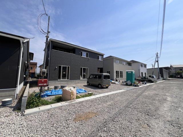 新築　高崎市吉井町下長根第３　クレイドルガーデン　3号棟の前面道路含む現地写真|東側接道幅員約4.5ｍ