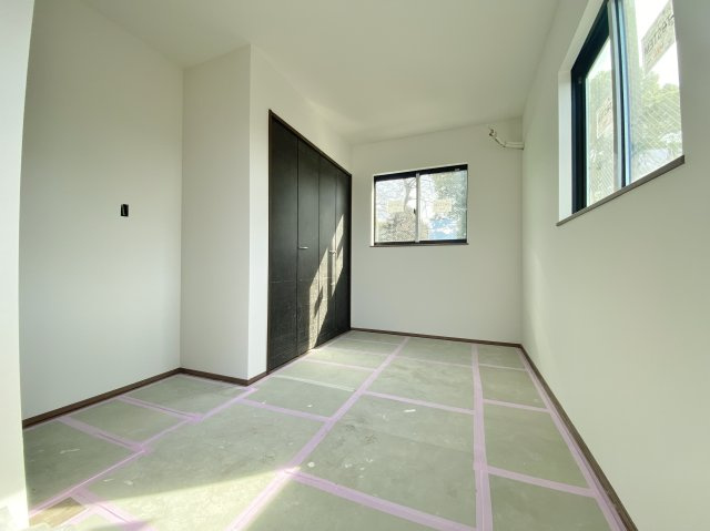 練馬区氷川台4丁目 全2棟 B号棟の外観|有楽町線/副都心線「氷川台」駅徒歩4分の快適なアクセス
イトーピアホーム施工の全2棟
広々LDKが生活にゆとりを演出する快適な家