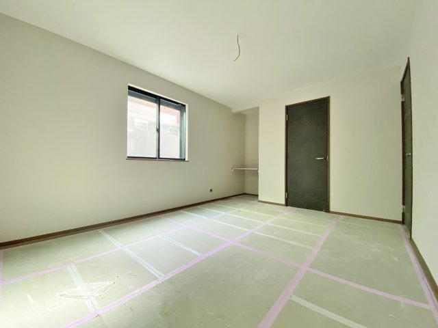 練馬区氷川台4丁目 全2棟 B号棟の前面道路含む現地写真|伸びやかな南西側約8ｍ公道に面する全2棟
氷川台4丁目の落ち着いた住宅地に誕生します
商業施設、教育施設が充実した生活しやすい住環境です