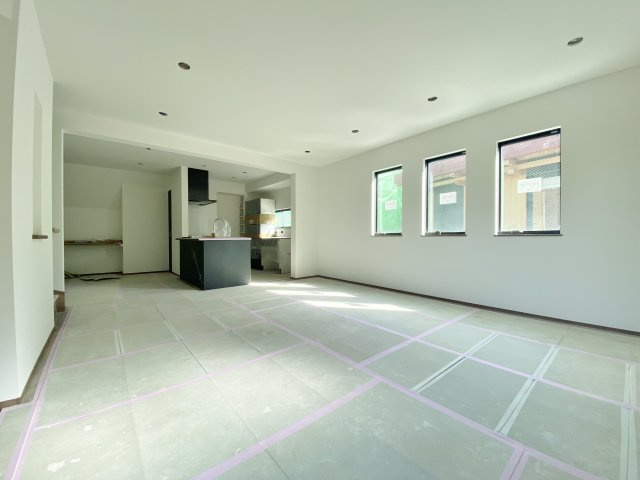 練馬区氷川台4丁目 全2棟 B号棟のバルコニー|【建物ご見学いただける様になりました♪♪】
多目的にお使いいただける広々ルーフバルコニー