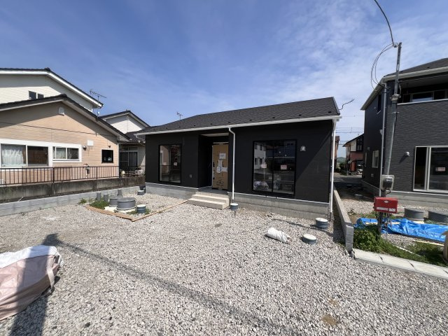 新築　高崎市吉井町下長根第３　クレイドルガーデン　4号棟の駐車場|　駐車スペースは並列2台分可能です！
