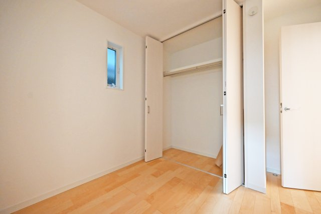 尼崎市大庄北1丁目新築一戸建ての洋室|1階納戸5.3帖