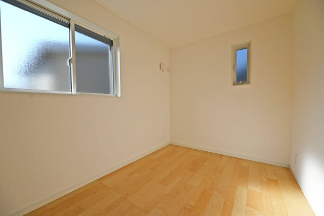 尼崎市大庄北1丁目新築一戸建ての洋室|3階洋室5帖