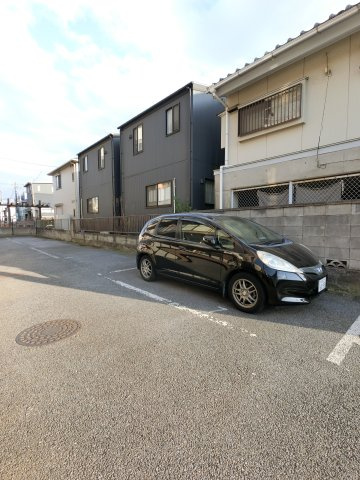 エグレット轟の駐車場