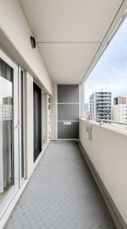 【バルコニー】