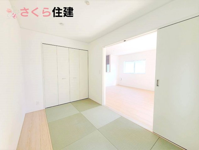 クレイドルガーデン日光市豊田　第3　1号棟の和室|リビング隣の和室は、来客時や小さなお子様のお昼寝スペースとして活用いただけます					
